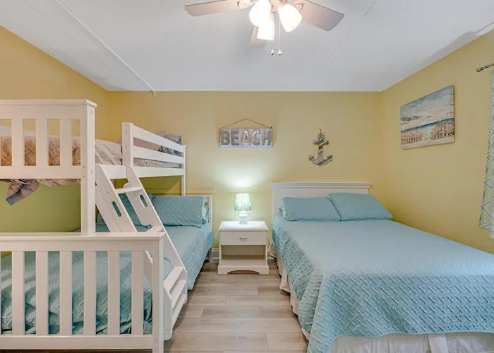Holiday home Golden Sands 817